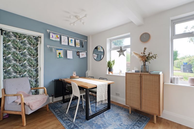 Furniss Avenue Dore